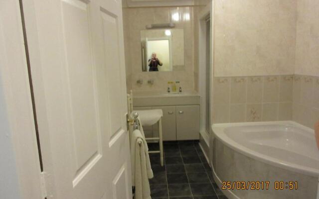 Bron Menai Guest House