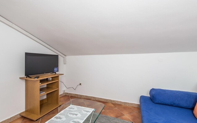 Nice Apartment in Pag With Wifi and 2 Bedrooms