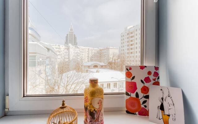 Апартаменты, Оружейный пер., 13