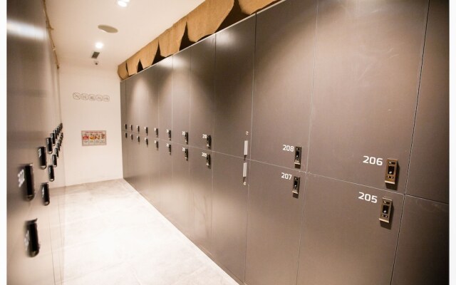 Khan Hoang Capsule Hotel - Adults Only