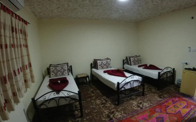 Petra Antique House