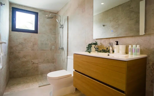 Luxury Penthouse 3 Bedroom Ocean Views