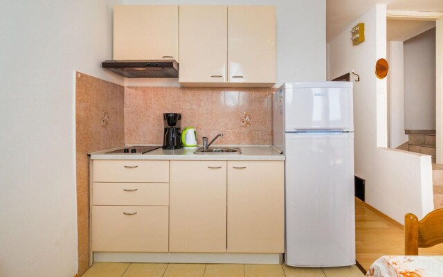 Nice Apartment in Supetarska Draga With Wifi and 1 Bedrooms