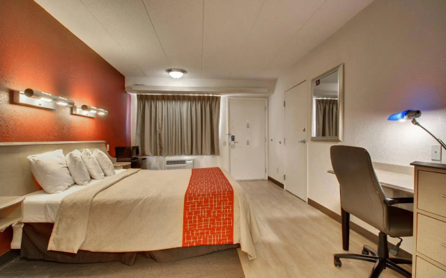 Red Roof Inn St Louis - Westport/ Maryland Heights