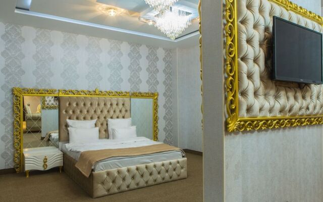 Raymond Hotel