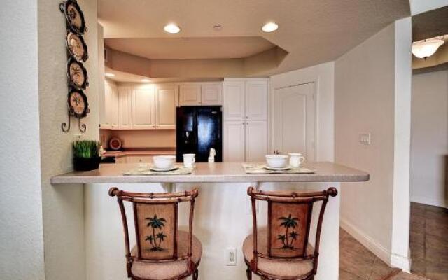 Mandalay Beach Club 1003