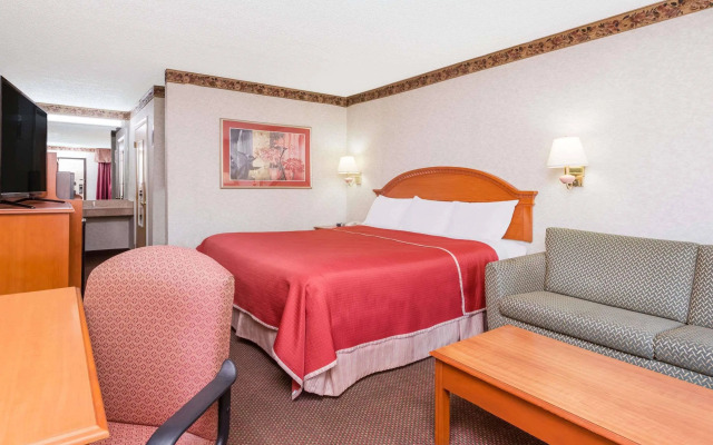 Regency Inn & Suites-Hamilton Place