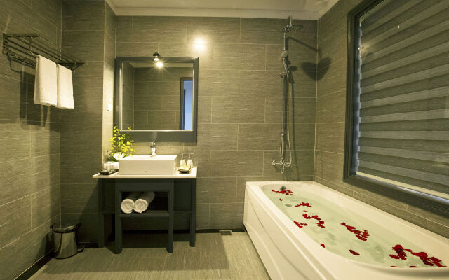 Ivy Villa