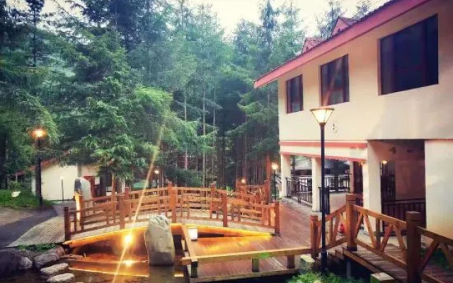 Shennong Hotel