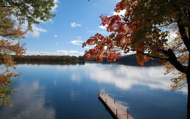Villa Lago Muskoka Meets Malibu in Port Carling!