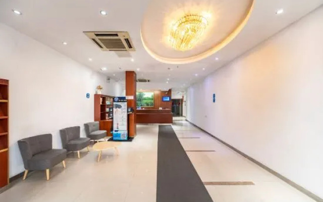 Hanting Hotel (Shanghai Lujiazui Zhangyang Road)