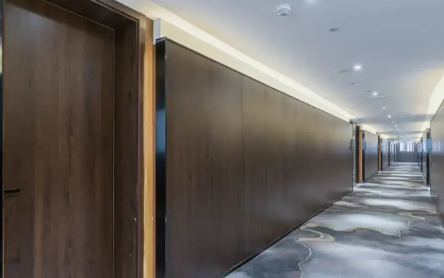 Dengfeng Rezen Select Hotel