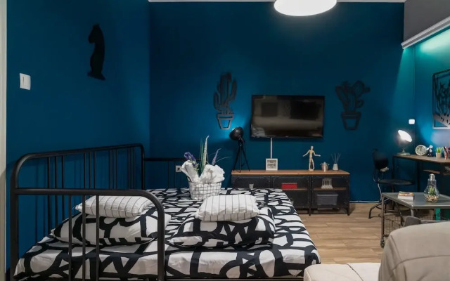 Apartment at the foothills of Acropolis