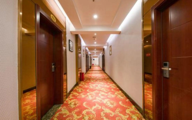 Liangjiang Gonggu Business Hostel