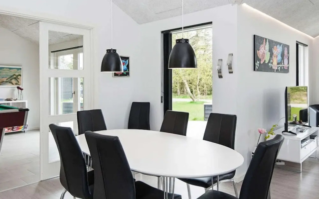 8 Person Holiday Home in Blavand
