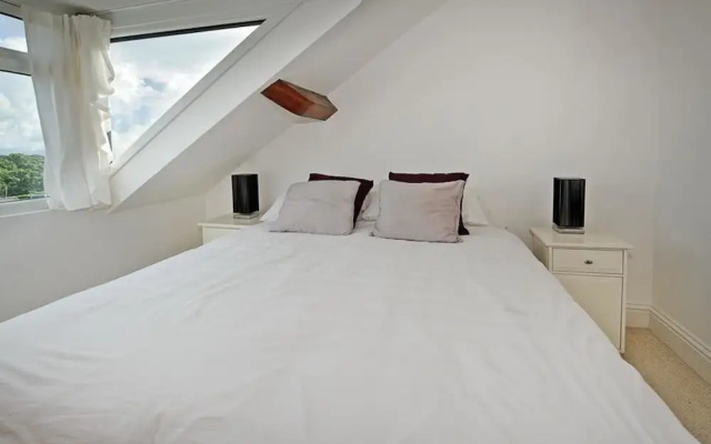 Modern Apartment in Llanbedrog Britain Near Beach