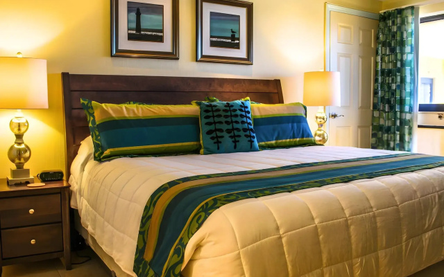 Hollywood Sands Resort