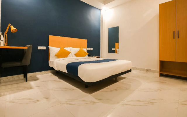 SilverKey Executive Stays 39656 Sector 7 Vrindavan Colony