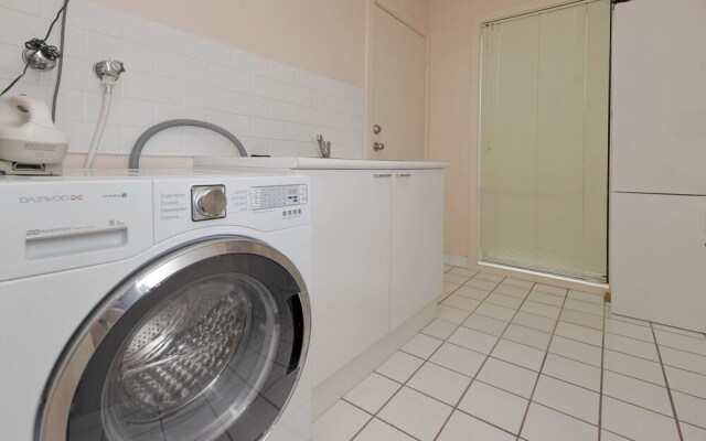 Government Road, 2/161