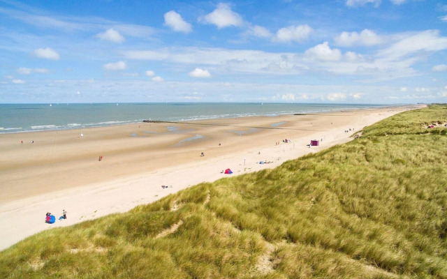 Comfy Holiday Home, Beach Within Walking Distance