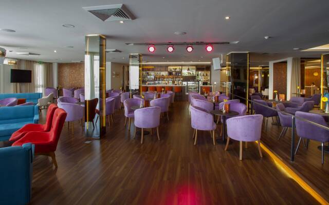 Lordos Beach Hotel & Spa