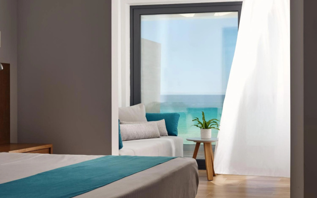 Cavo Orient Beach Hotel