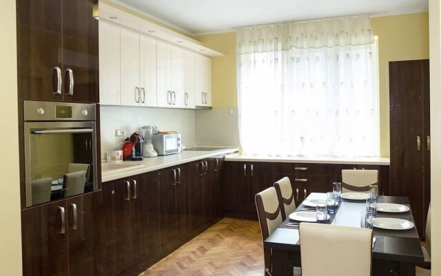 Fm Premium 2-Bdr Apartment - Varna Center