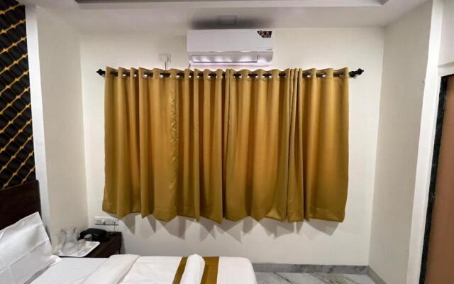 Hotel Plaza Rooms - Prabhadevi Dadar