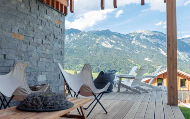 Luxury Chalet With Pool and Sauna Near Ski Lift