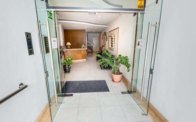 Onyx Suites & Apartments
