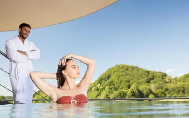 Mond, Resort & Entertainment
