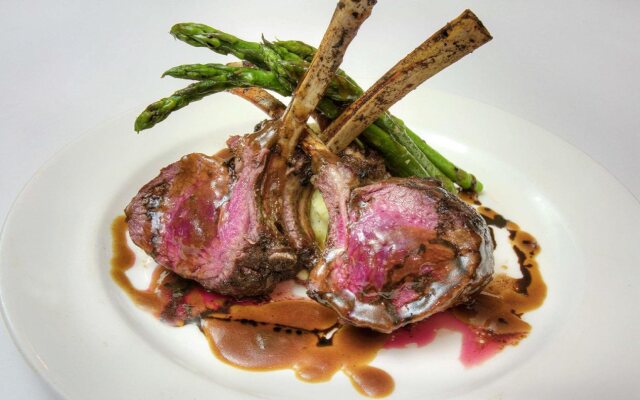 Inn Marin and Suites, an Ascend Collection Hotel