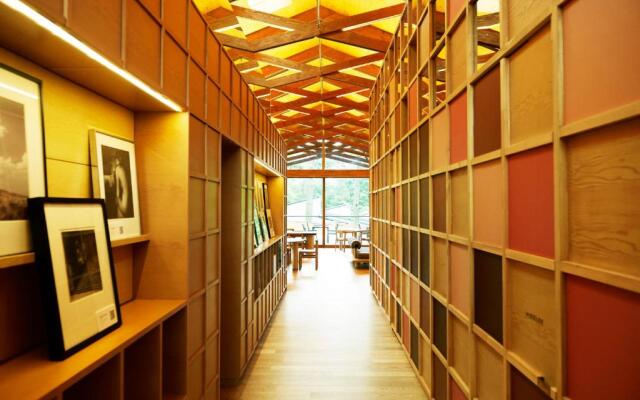 Shishi Iwa House