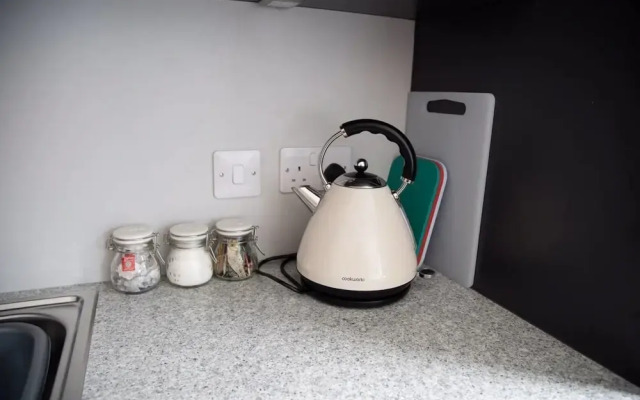 Studio flat with free Parking