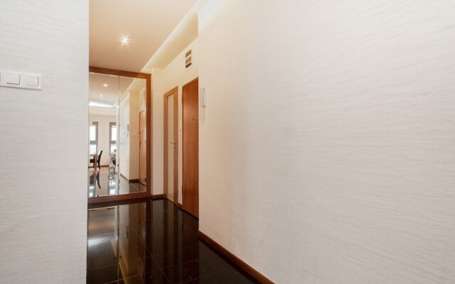 Apartment Jeziorańskiego by Renters