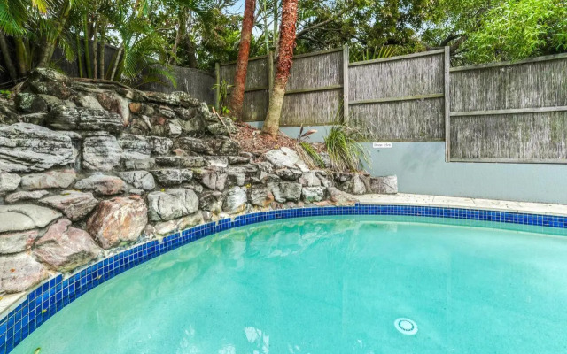 Comfortable & stylish with rooftop spa