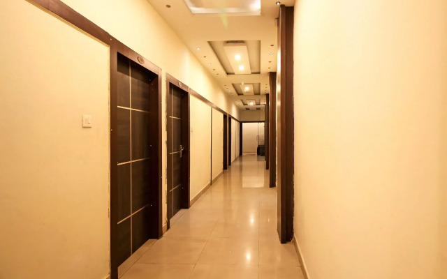 OYO 8429 Hotel Raj