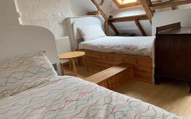 Rooms at no Three, Chameleon House