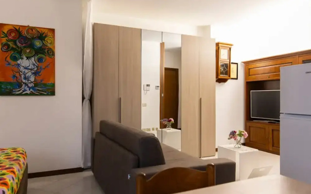 Pisani 4 in Monza With 1 Bathrooms