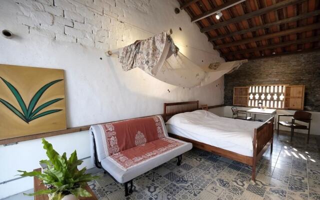 Yellow and Black Guesthouse