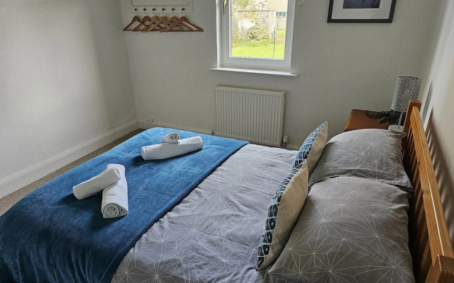 Snug - Meadhan Apartment