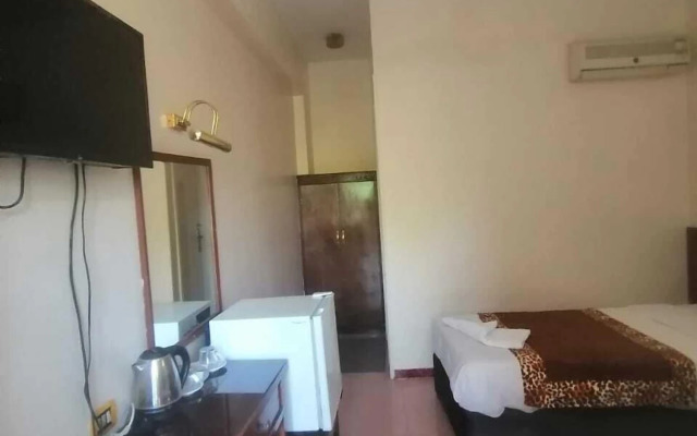 Rezeiky Hotel And Camp Luxor