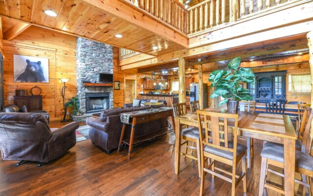 SmokyStays 6 Bedroom Cabin