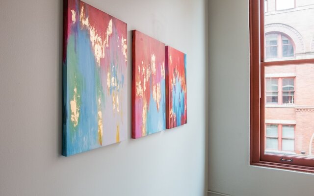 Bright Apartments on Allegheny River