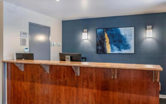 Hotel Louisbourg Montreal