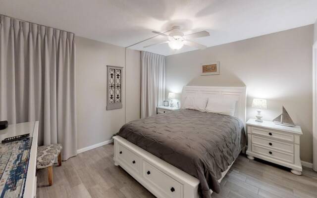 Edgewater Windward B-105