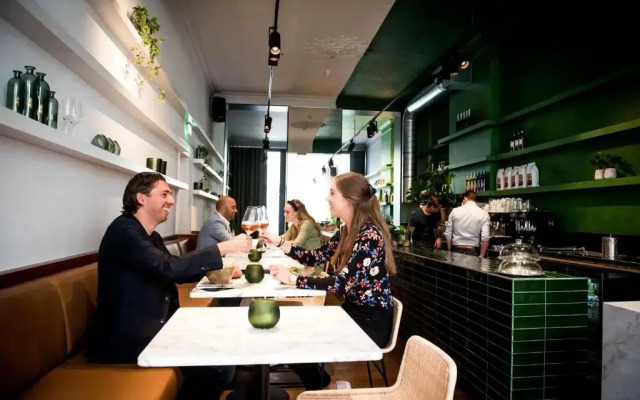 Fitz-Roy Urban Hotel Bar and Garden