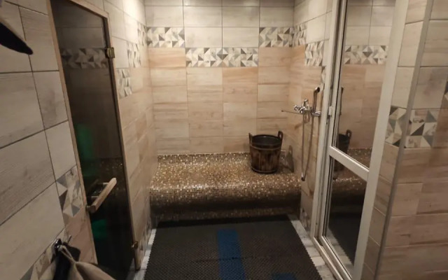 Dom with swimming pool and sauna na Okhotskoy