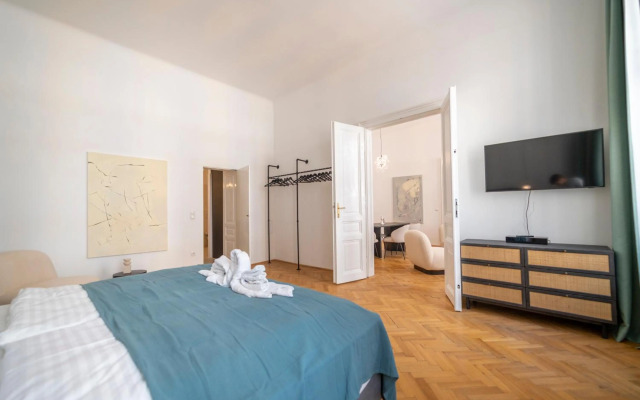 Luxury Apartment next to the City Center