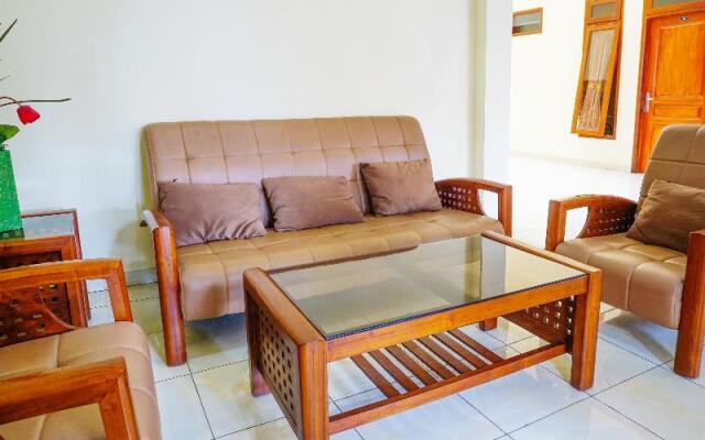 Super OYO Flagship 90723 Berlima Guest House Syariah